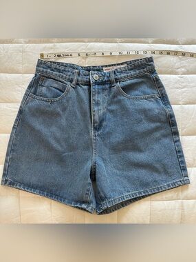 NWOT Wish List Jean Shorts
